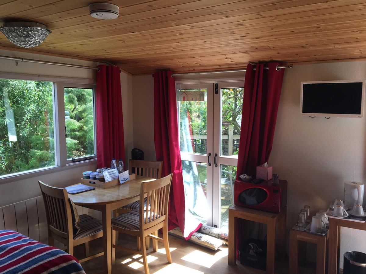 The Willows Guest House 泰克利 外观 照片